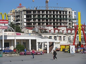    2017  "Yalta Plaza"  3